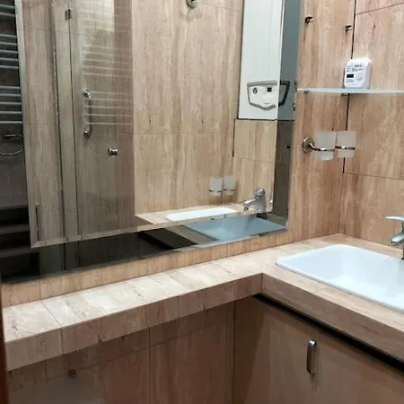 90m2, 8 Os, 2 Salony, 2 Sypialnie, Centrum Κοστζαλίν