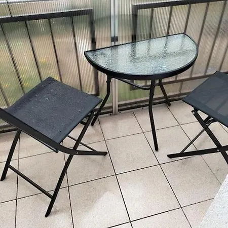 90m2, 8 Os, 2 Salony, 2 Sypialnie, Centrum