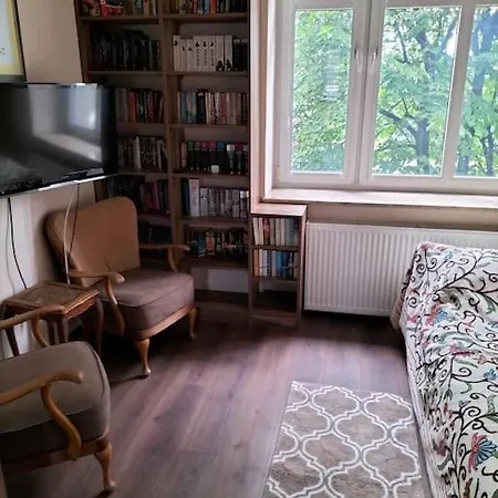 90m2, 8 Os, 2 Salony, 2 Sypialnie, Centrum *