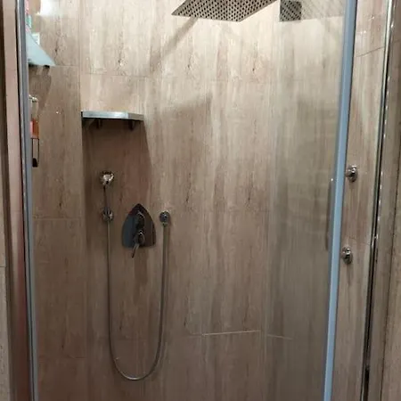 90m2, 8 Os, 2 Salony, 2 Sypialnie, Centrum Διαμέρισμα Κοστζαλίν