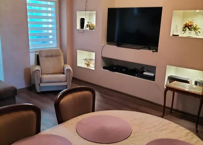 90m2, Do 8 Osób, Salon, 3 Sypialnie *